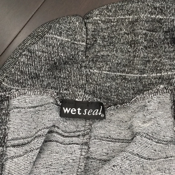 Wet seal size small sweater vest - Picture 4 of 4